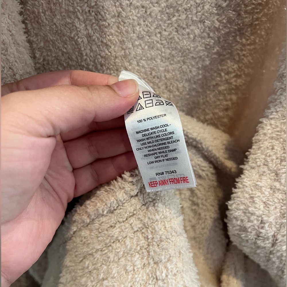 NWT Cupcakes & Cashmere Cozy Knit Beige Cardigan Size Medium - Picture 7 of 7